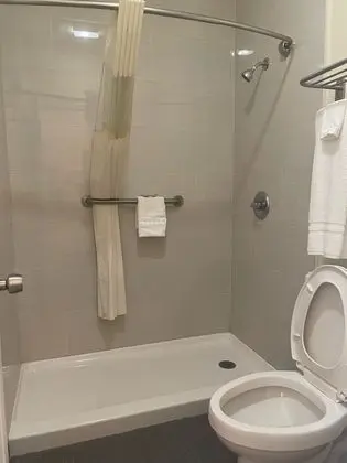 Basic Tek Büyük Yataklı Oda