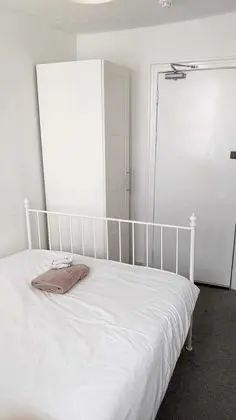 Basic Tek Büyük Yataklı Oda