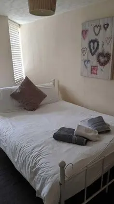 Basic Tek Büyük Yataklı Oda