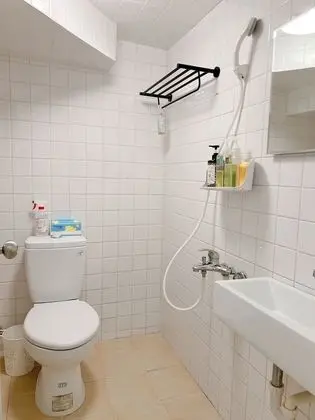 Tek Büyük Yataklı Oda, Ortak Banyo (A)