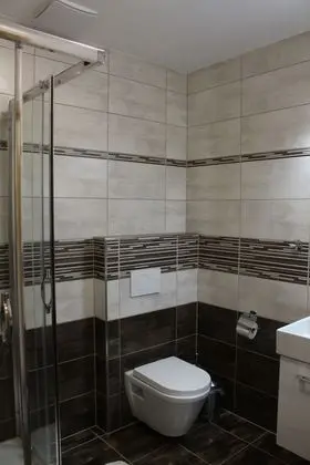 Basic Tek Büyük Yataklı Oda