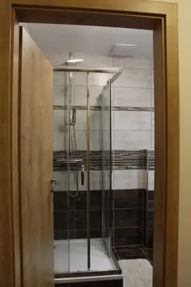 Basic Tek Büyük Yataklı Oda