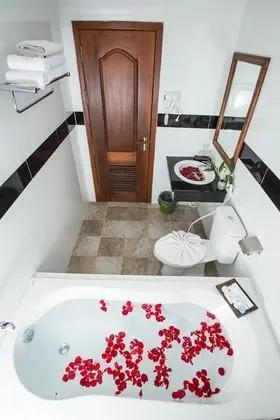 Deluxe Tek Büyük Yataklı Oda, 1 En Büyük (King) Boy Yatak, Küvet, Şehir Manzaralı