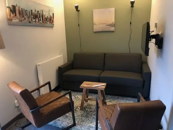 Deluxe Apart Daire, Avlu (Droste)