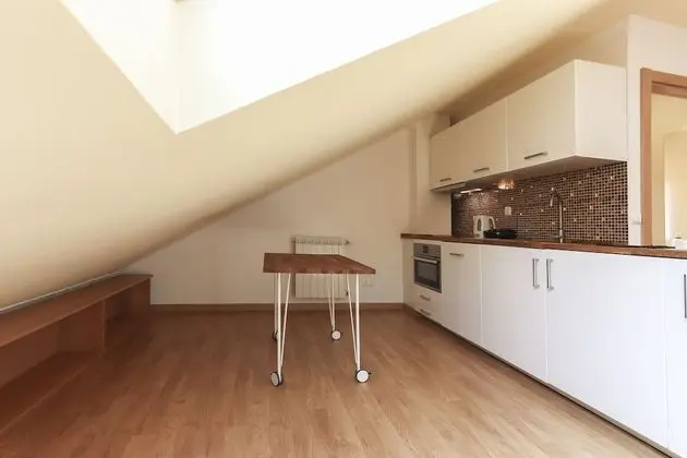 Tek Büyük Yataklı Oda, Ortak Banyo (Warm Sunset Chill 1)