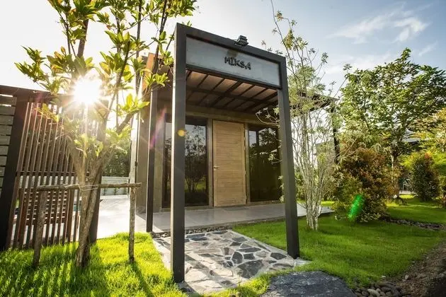 Miksa Pool Villa