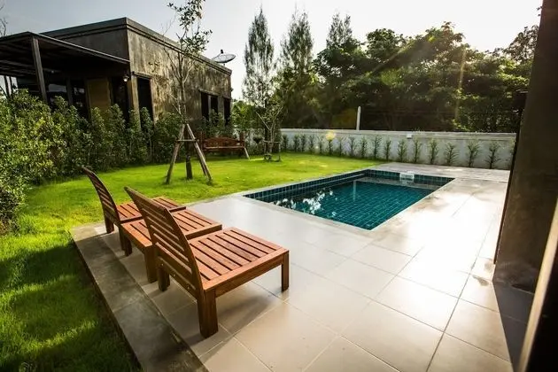 Miksa Pool Villa