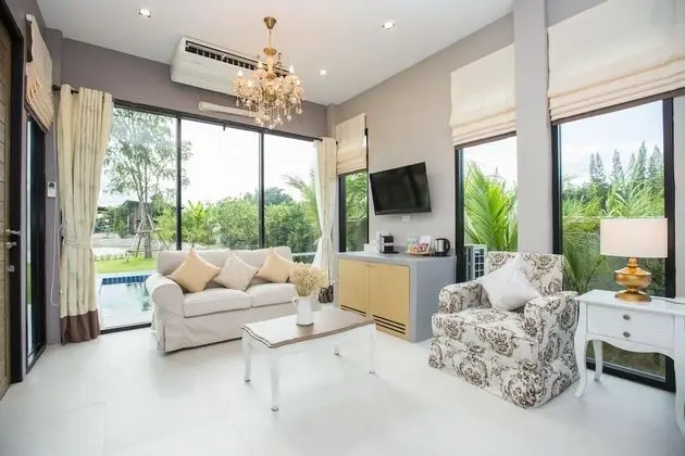Nantha Pool Villa
