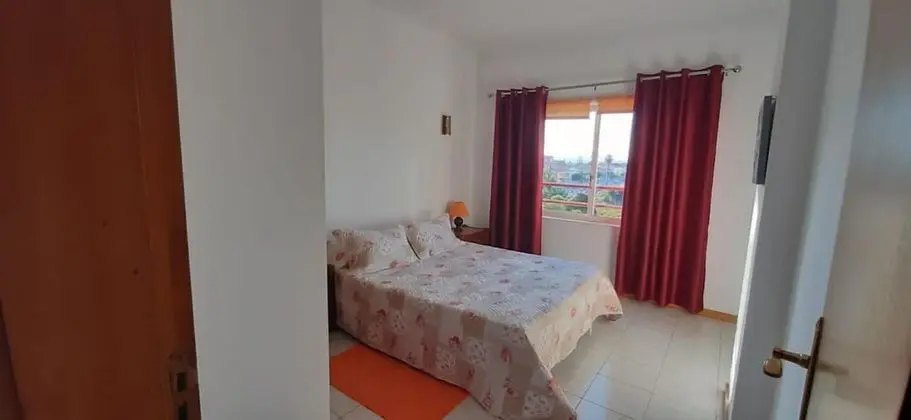 Apart Daire, 1 Büyük (Queen) Boy Yatak ve Çekyat