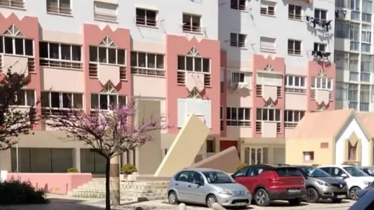 Apart Daire, 1 Büyük (Queen) Boy Yatak ve Çekyat