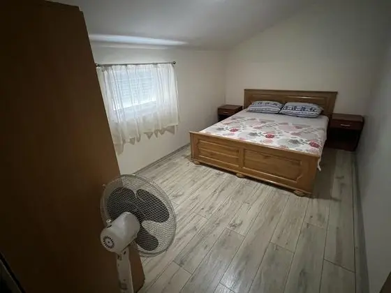 Apart Daire, 1 Büyük (Queen) Boy Yatak ve Çekyat