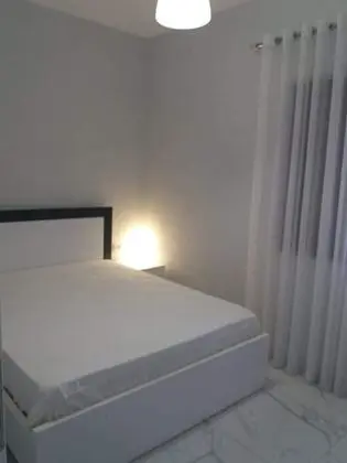 Apart Daire, 1 Büyük (Queen) Boy Yatak ve Çekyat