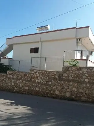 Apart Daire, 1 Büyük (Queen) Boy Yatak ve Çekyat