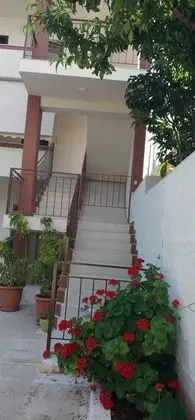 Apart Daire, 1 Büyük (Queen) Boy Yatak ve Çekyat