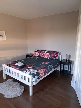 Ev, 1 Büyük (Queen) Boy Yatak