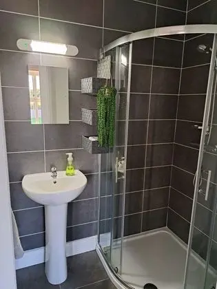 Ev, 1 Büyük (Queen) Boy Yatak