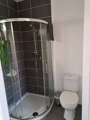 Ev, 1 Büyük (Queen) Boy Yatak