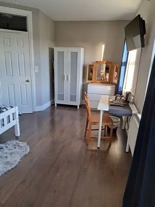 Ev, 1 Büyük (Queen) Boy Yatak