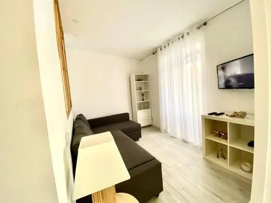 Ev, 1 Büyük (Queen) Boy Yatak ve Çekyat