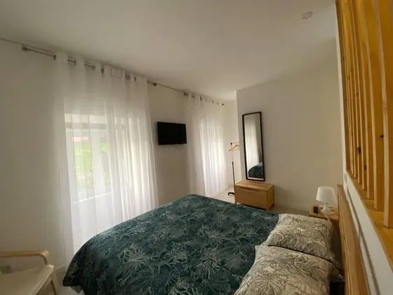 Ev, 1 Büyük (Queen) Boy Yatak ve Çekyat