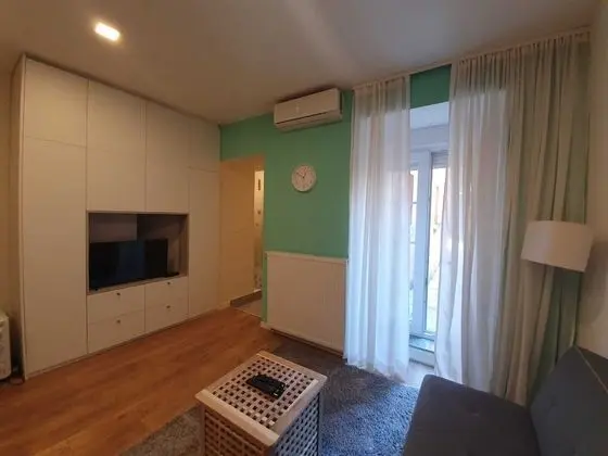 Apart Daire, 1 Büyük (Queen) Boy Yatak ve Çekyat