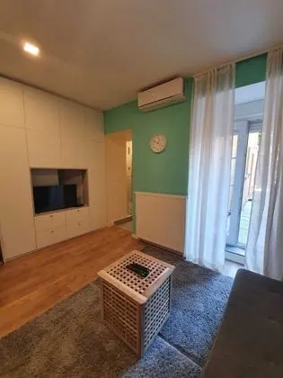 Apart Daire, 1 Büyük (Queen) Boy Yatak ve Çekyat