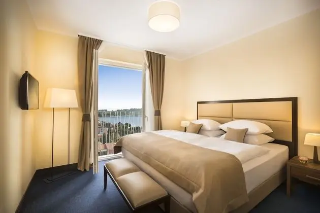 Comfort Tek Büyük Yataklı Oda, Balkon, Deniz Manzaralı