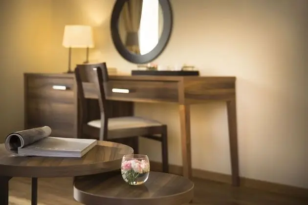 Standard Tek Büyük Yataklı Oda, Balkon, Park Manzaralı (Extra bed)