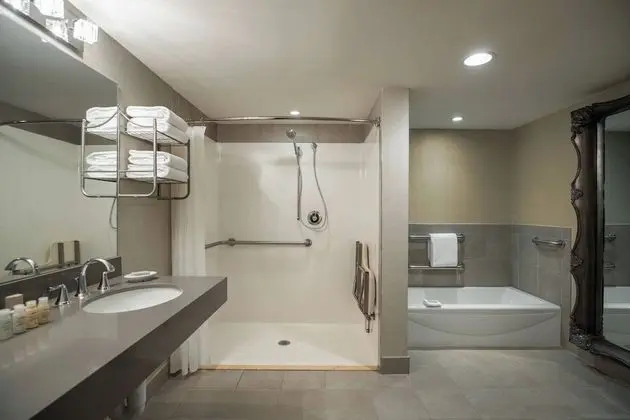 Luxury Süit, 1 Yatak Odası, Havuz Manzaralı