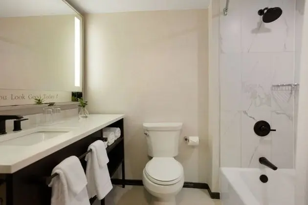 Oda, 2 Büyük (Queen) Boy Yatak (Mobility/Hearing Accessible, Tub)