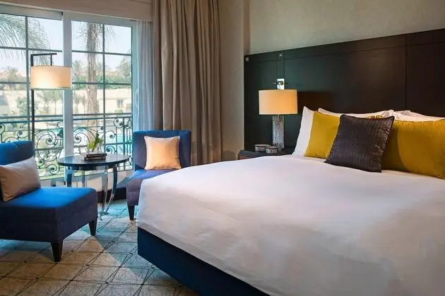 Deluxe Guest Room, Club Lounge Access, 1 King Bed