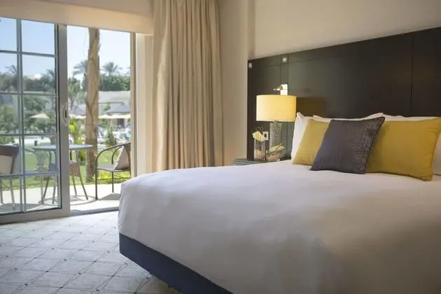 Deluxe Guest Room, Club Lounge Access, 1 King Bed