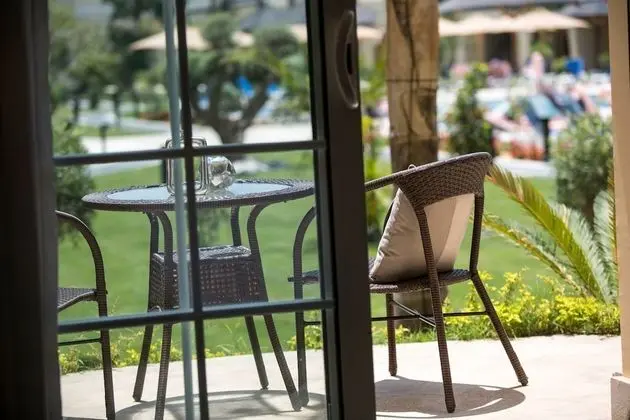 Deluxe Guest Room, Club Lounge Access, 1 King Bed