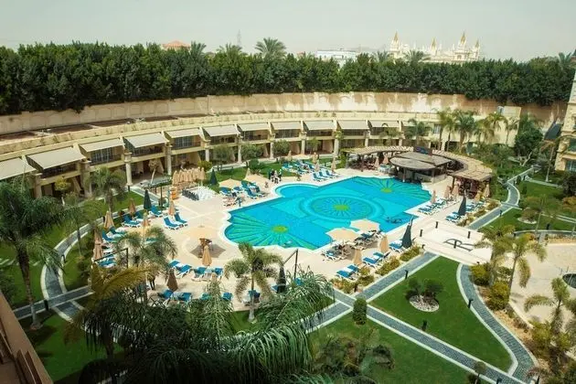 Executive Suite, Club Lounge Access, Pool View, 1 King Bed