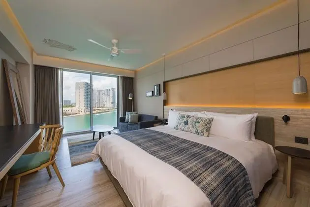 Oda, 1 En Büyük (King) Boy Yatak ve Çekyat, Balkon, Marina Manzaralı (Balcony)