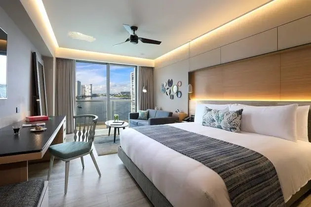 Oda, 1 En Büyük (King) Boy Yatak ve Çekyat, Balkon, Marina Manzaralı (Balcony)