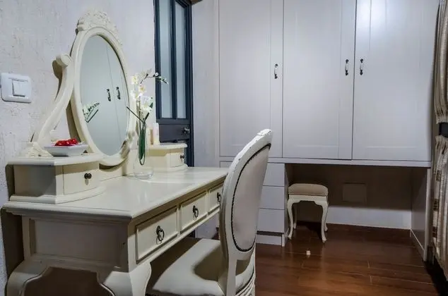 Jasmine Suite