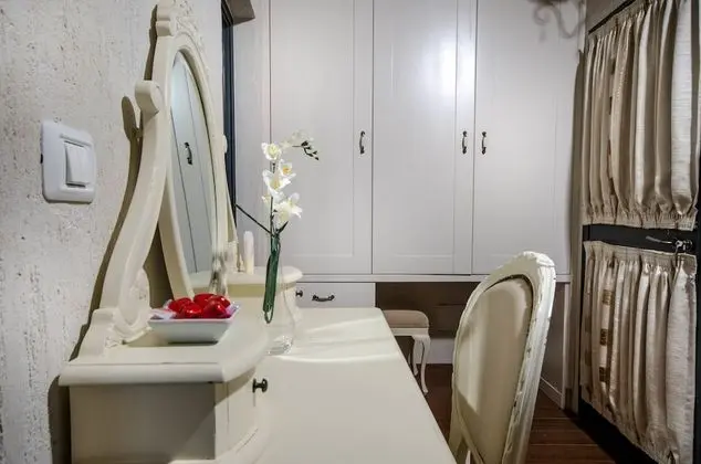 Jasmine Suite