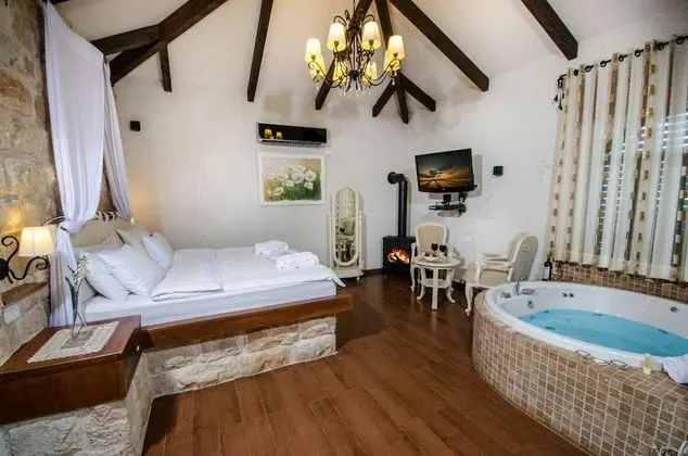 Noam Suite