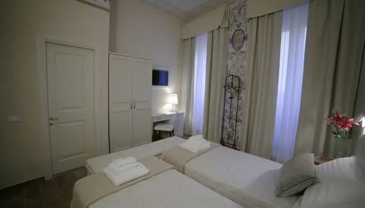 Standard Tek Büyük veya İki Ayrı Yataklı Oda