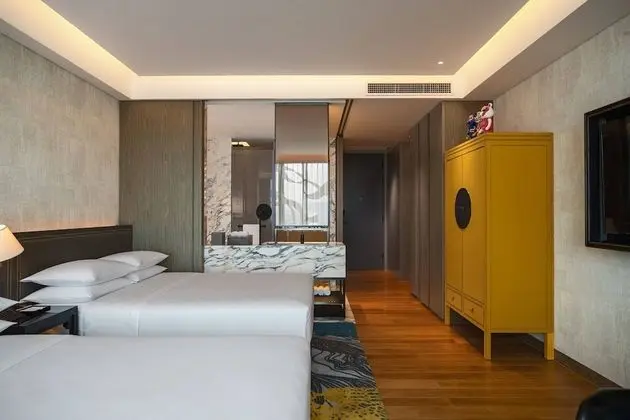 Oda, 2 Çift Kişilik Yatak, Sigara İçilmez, Şehir Manzaralı