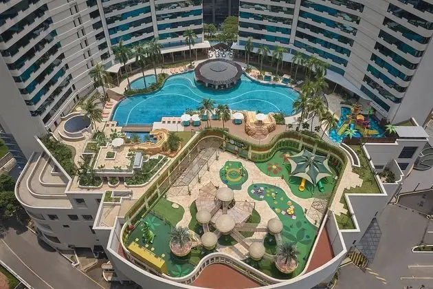 Oda, 1 En Büyük (King) Boy Yatak ve Çekyat, Havuz Manzaralı