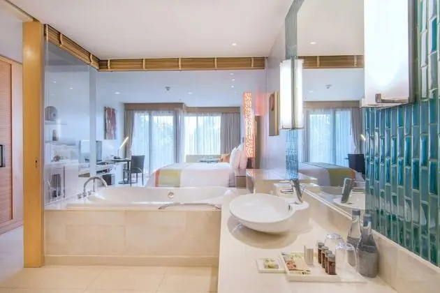 Oda, 1 En Büyük (King) Boy Yatak, Balkon, Bahçe Manzaralı (Low floor)