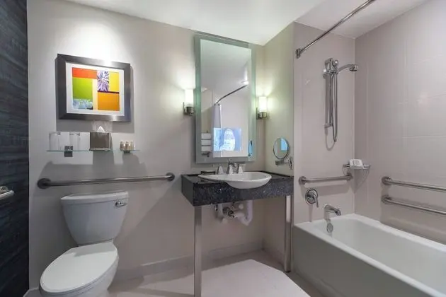 Oda, 1 En Büyük (King) Boy Yatak (Mobility/Hearing Accessible, Tub)
