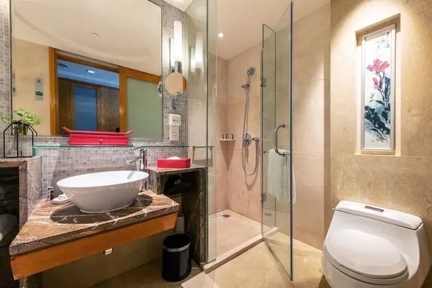 Oda, 2 Çift Kişilik Yatak, Şehir Manzaralı