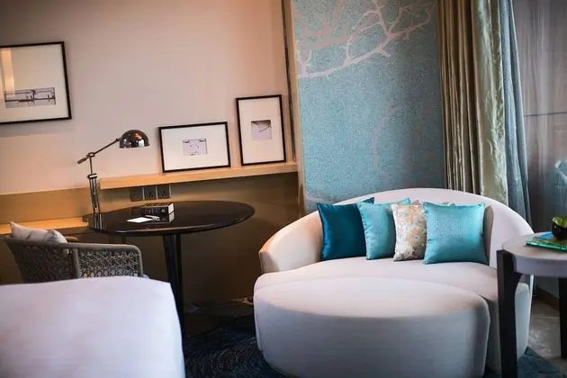 Oda, 1 En Büyük (King) Boy Yatak, Balkon, Göl Manzaralı (Balcony)