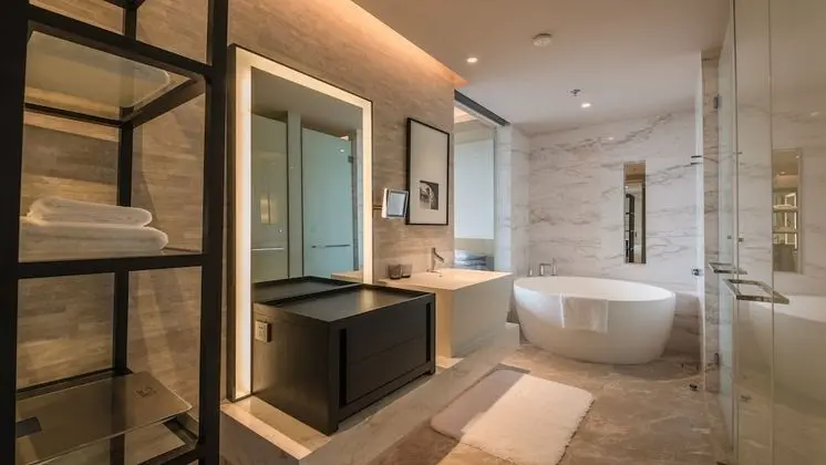 Oda, 1 En Büyük (King) Boy Yatak, Balkon, Göl Manzaralı (Balcony)