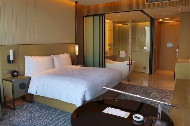 Premium Oda, 1 En Büyük (King) Boy Yatak, Göl Manzaralı