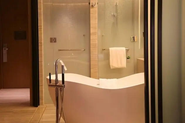 Premium Oda, 1 En Büyük (King) Boy Yatak, Göl Manzaralı