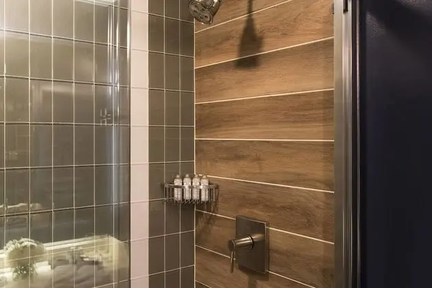 Oda, 1 En Büyük (King) Boy Yatak, Şehir Manzaralı, Köşe